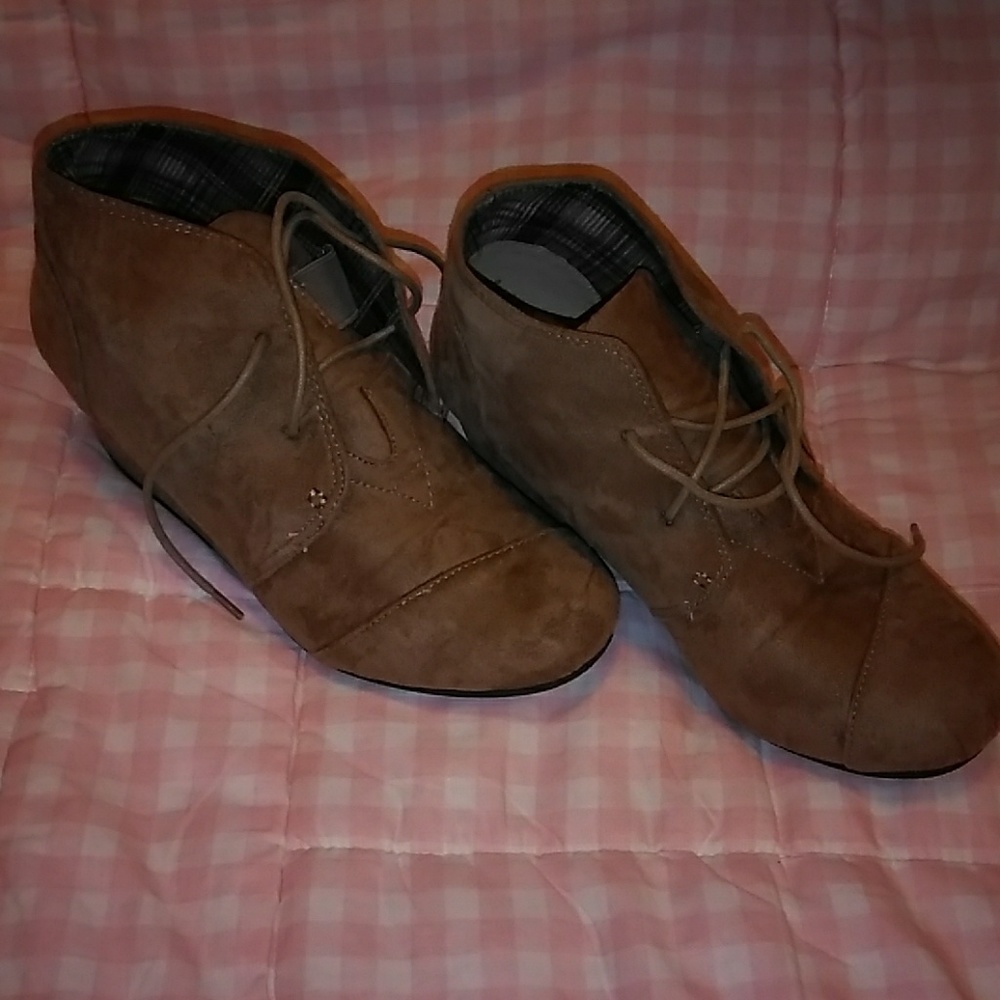 Wedge ankle boots